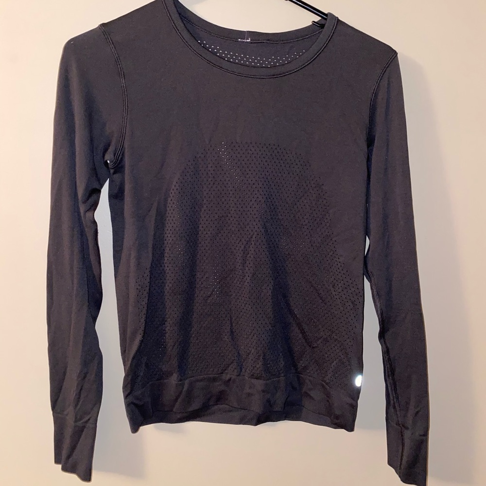 Lululemon top